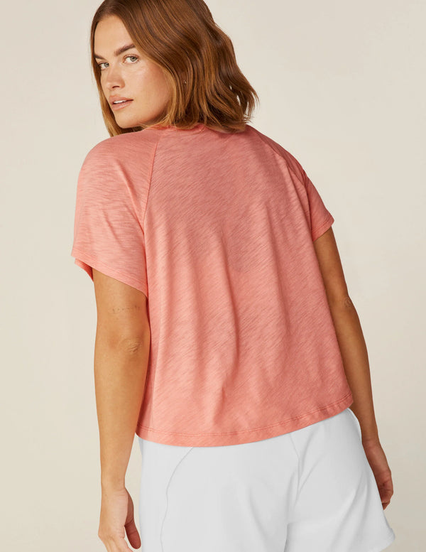 Signature High Low Cropped Tee in Peach Blush