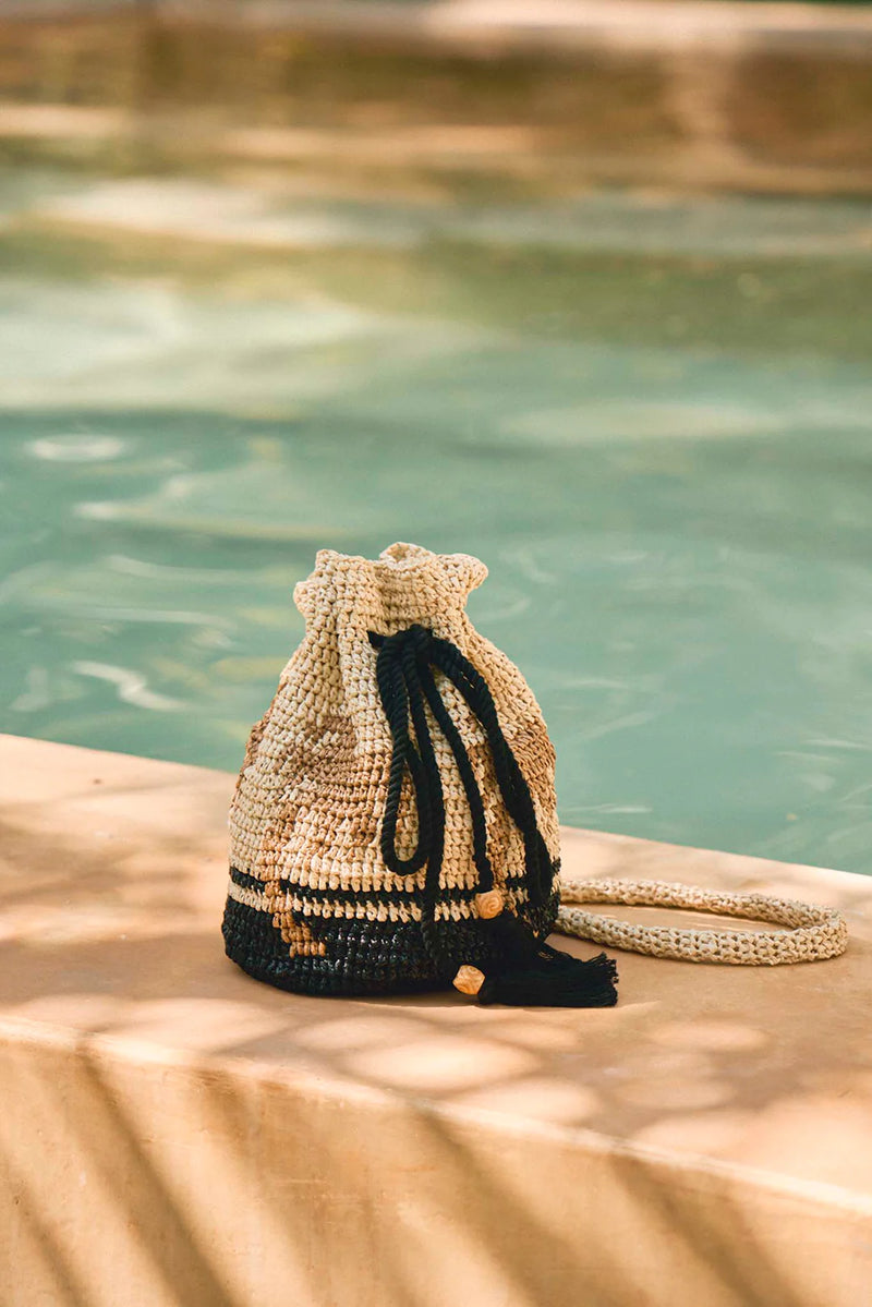 Raffia Bucket Bag in Palm Tree