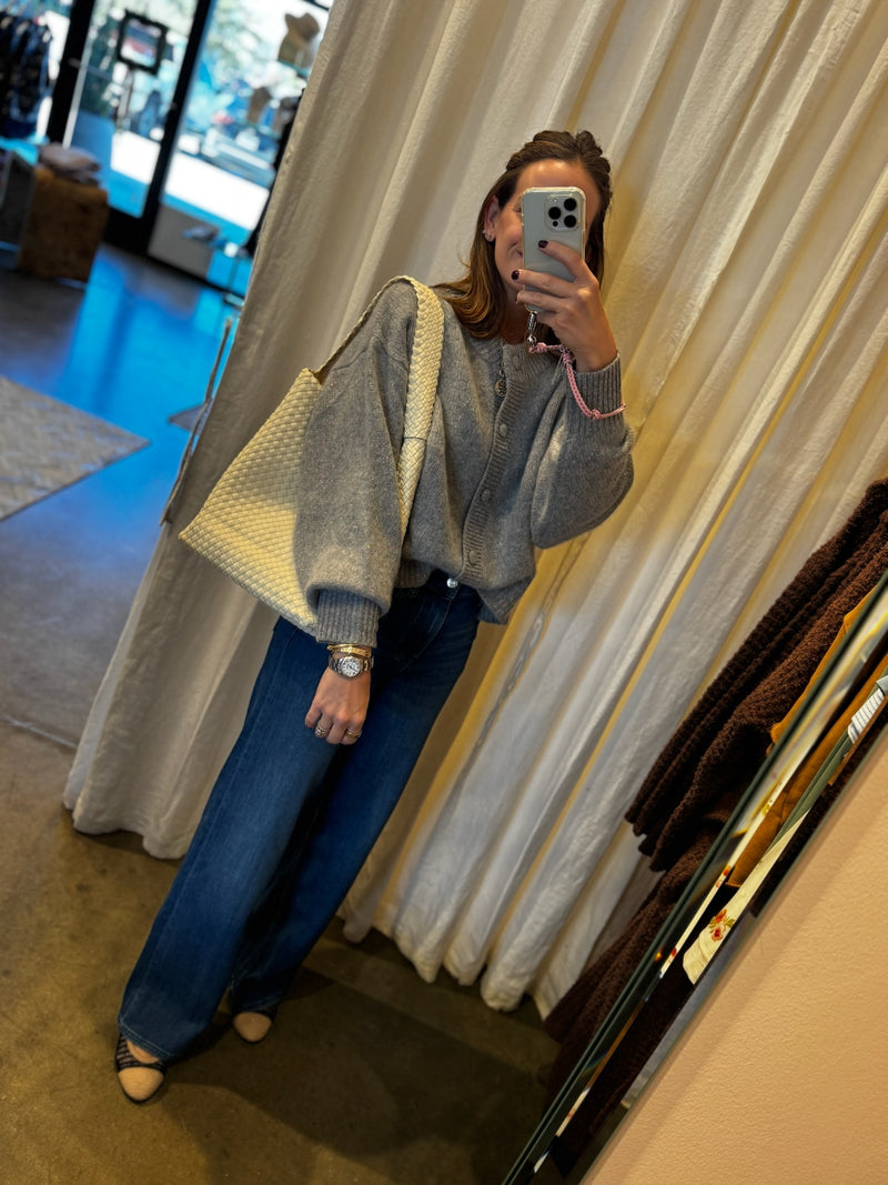 Nomad Medium Hobo in Salt