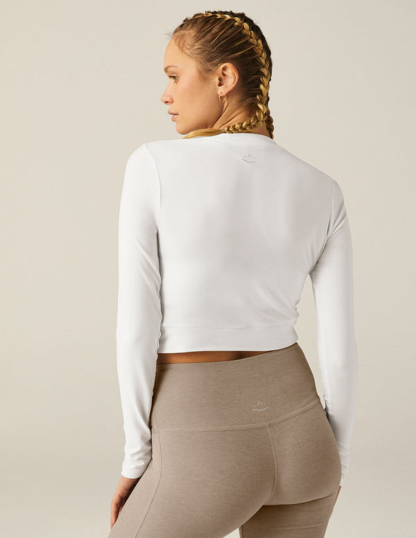 Featherweight Center Stage Cropped Long Sleeve Pullover in Cloud White