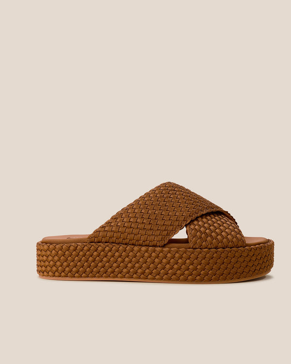 Laguna Platform in Teak