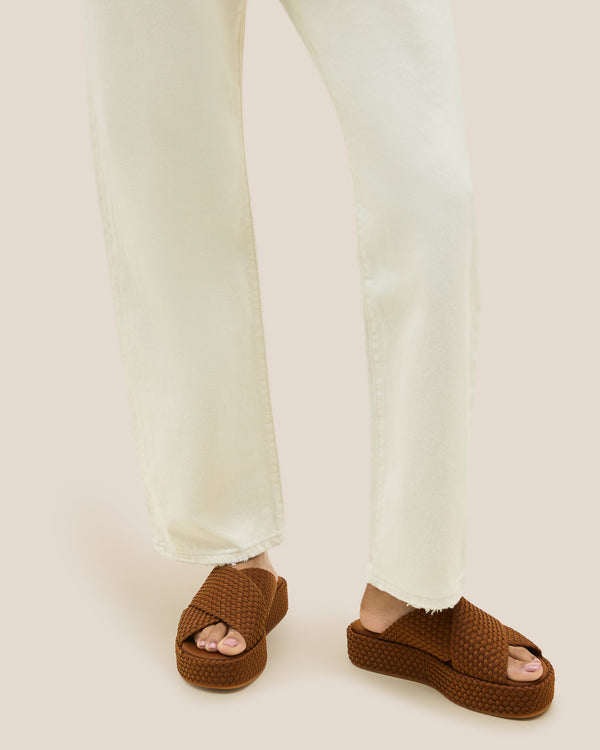 Laguna Platform in Teak