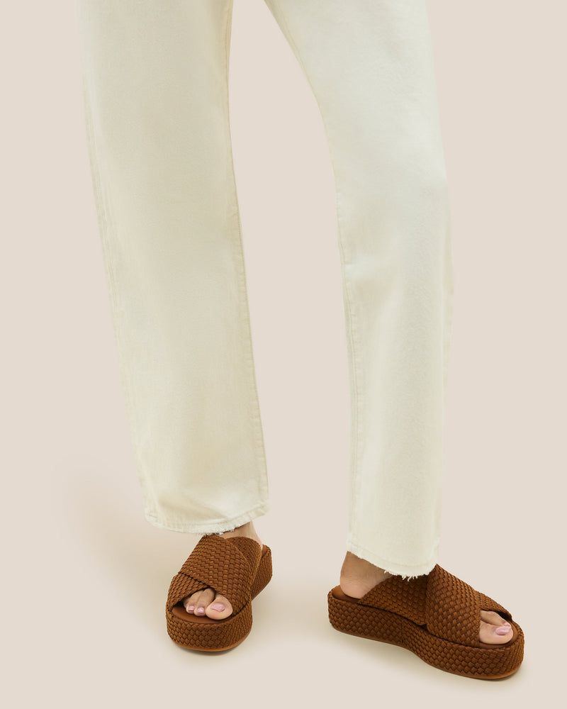 Laguna Platform in Teak