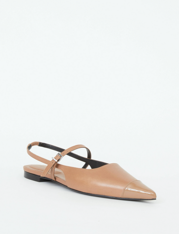 Ada Leather Flat in Camel