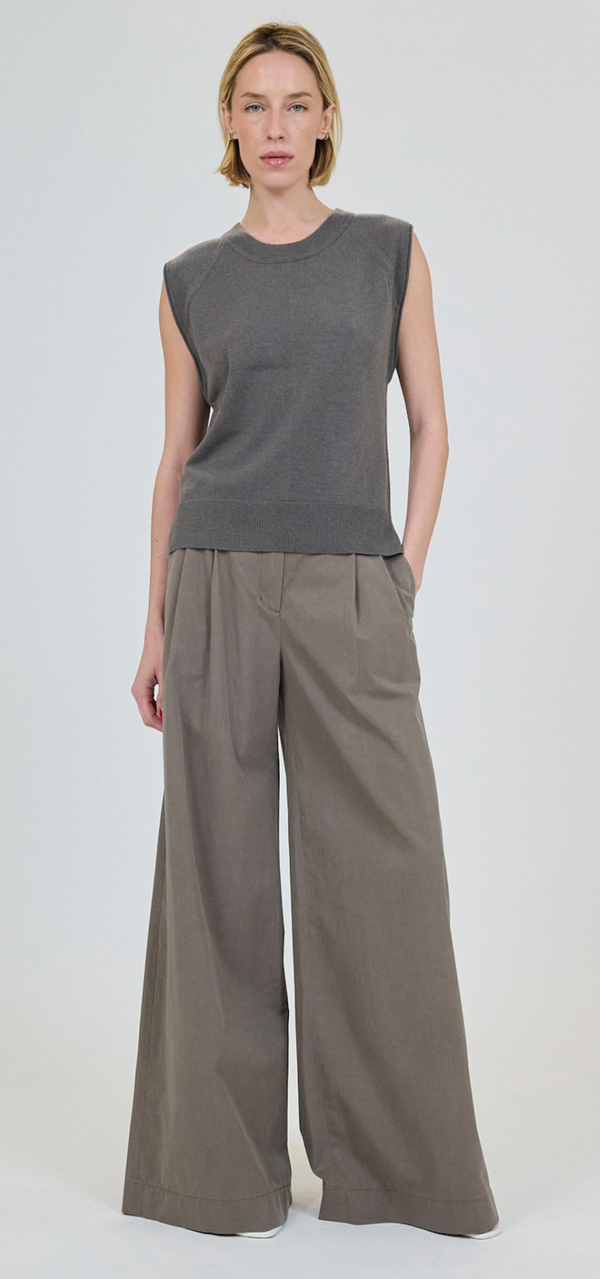 Hanson Vest in Faded Olive