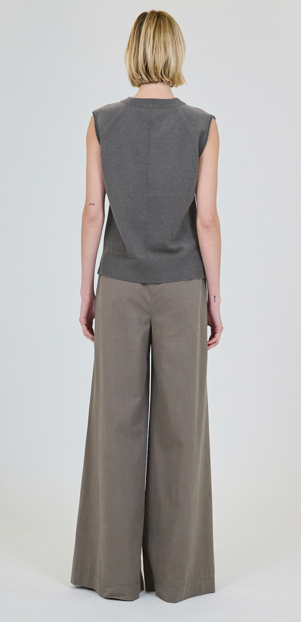 Hanson Vest in Faded Olive