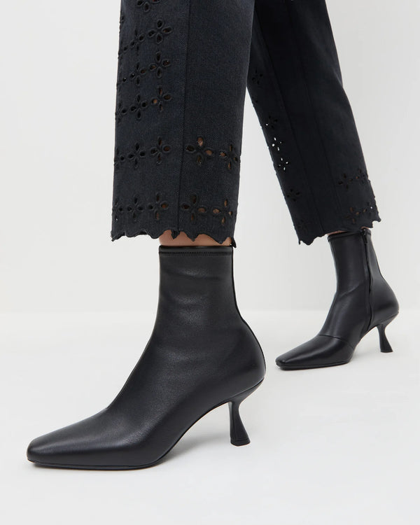 Thandy Black Curved Heel Boot